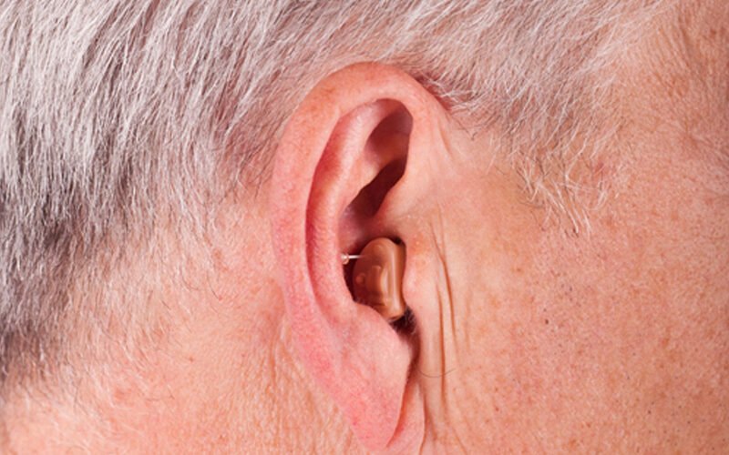 מכשירי שמיעה בתוך האוזן